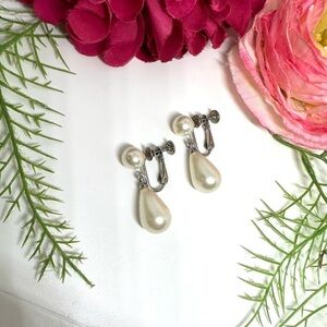 VINTAGE⚜️CLASSY Pearl Drop Clip Earrings